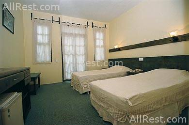 Pine Valley Hotel 6